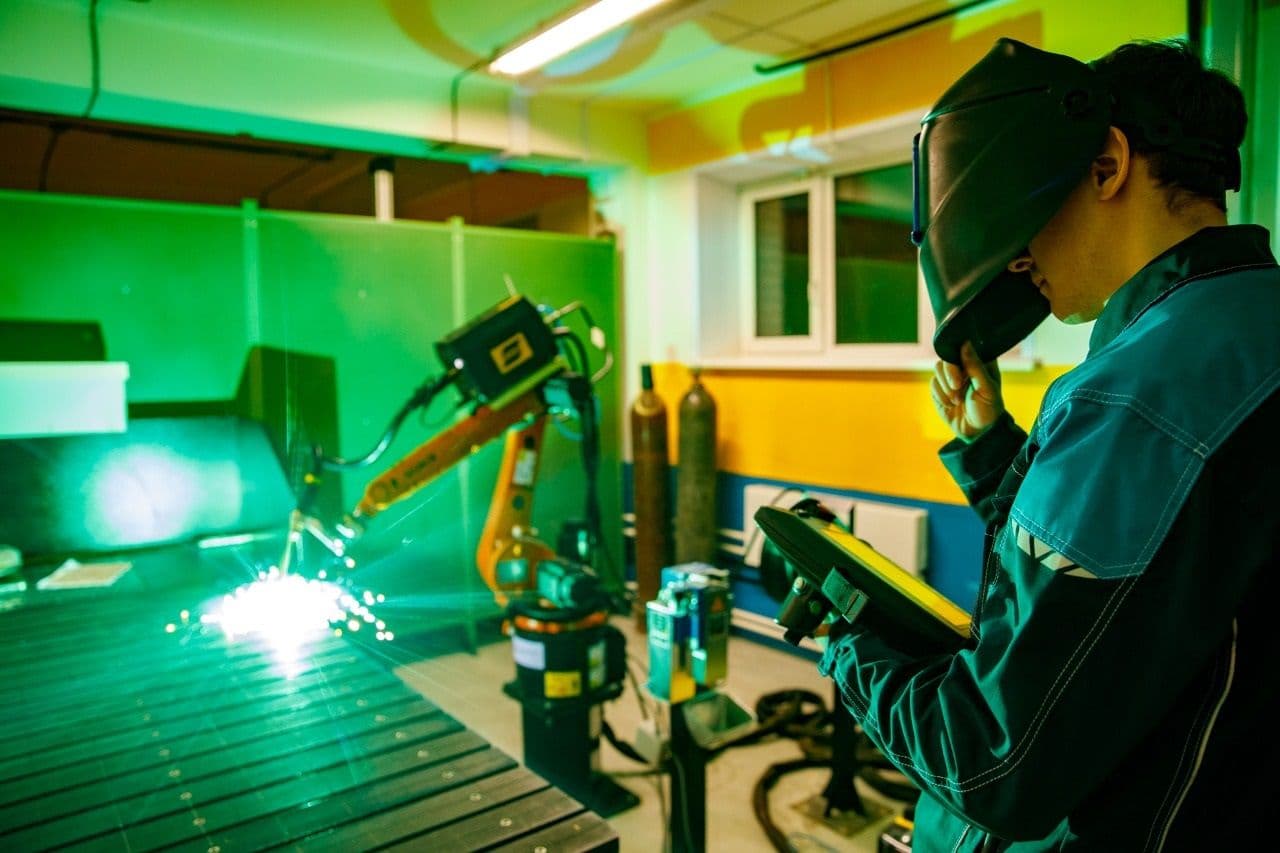 Конкурс "Политех#Делайснами-2022": регистрация до 24 февраля, лекция KUKA Robotics 9 февраля