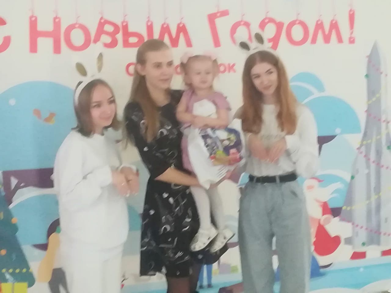 Вручение детских новогодних подарков для студентов Политехнического