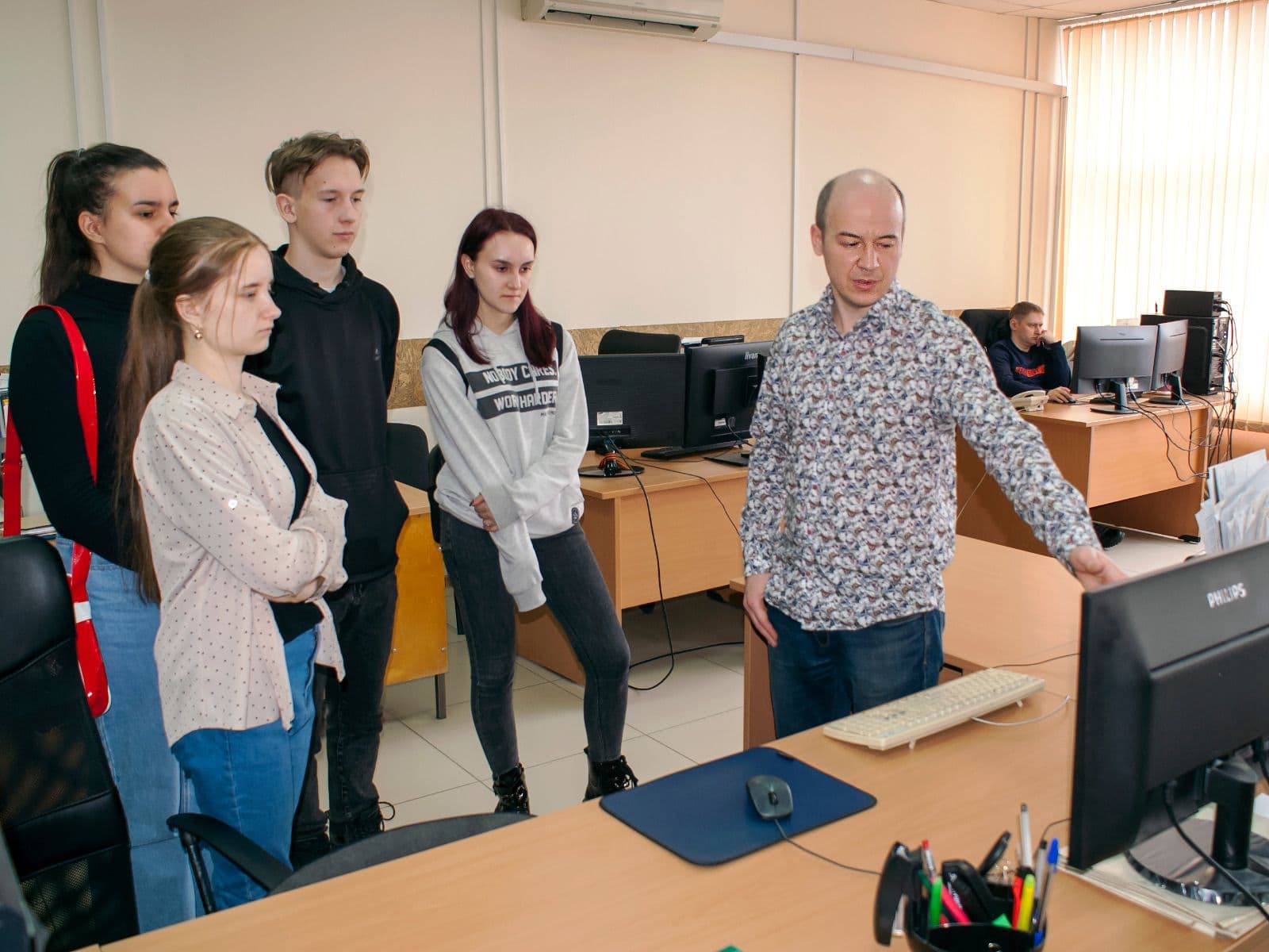 Акция "Неделя без турникетов" Союза машиностроителей Красноярского края: студентам открыты двери