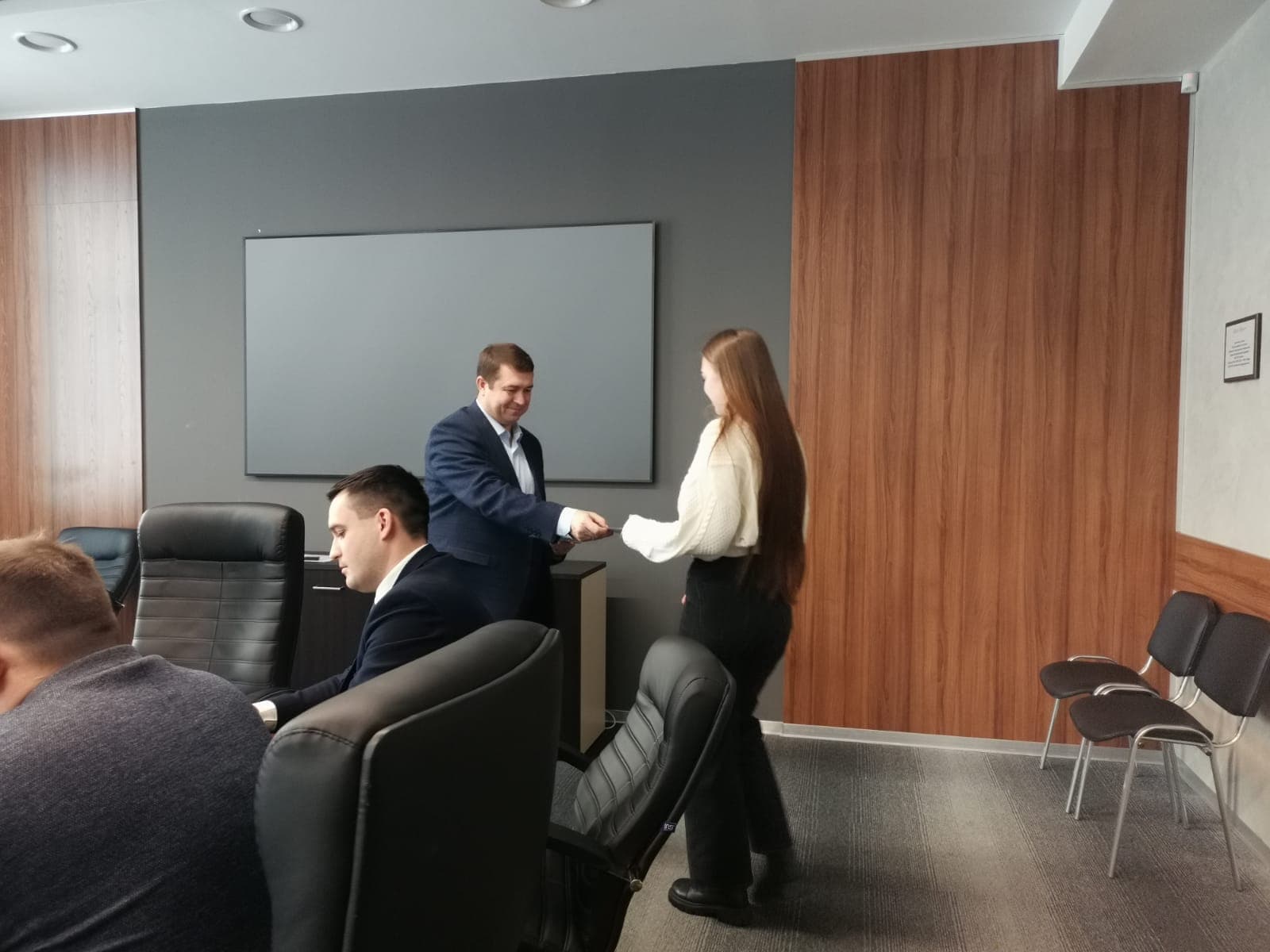 Политехнический институт и Управление Общежитиями наградили студентов 1 курса сертификатами