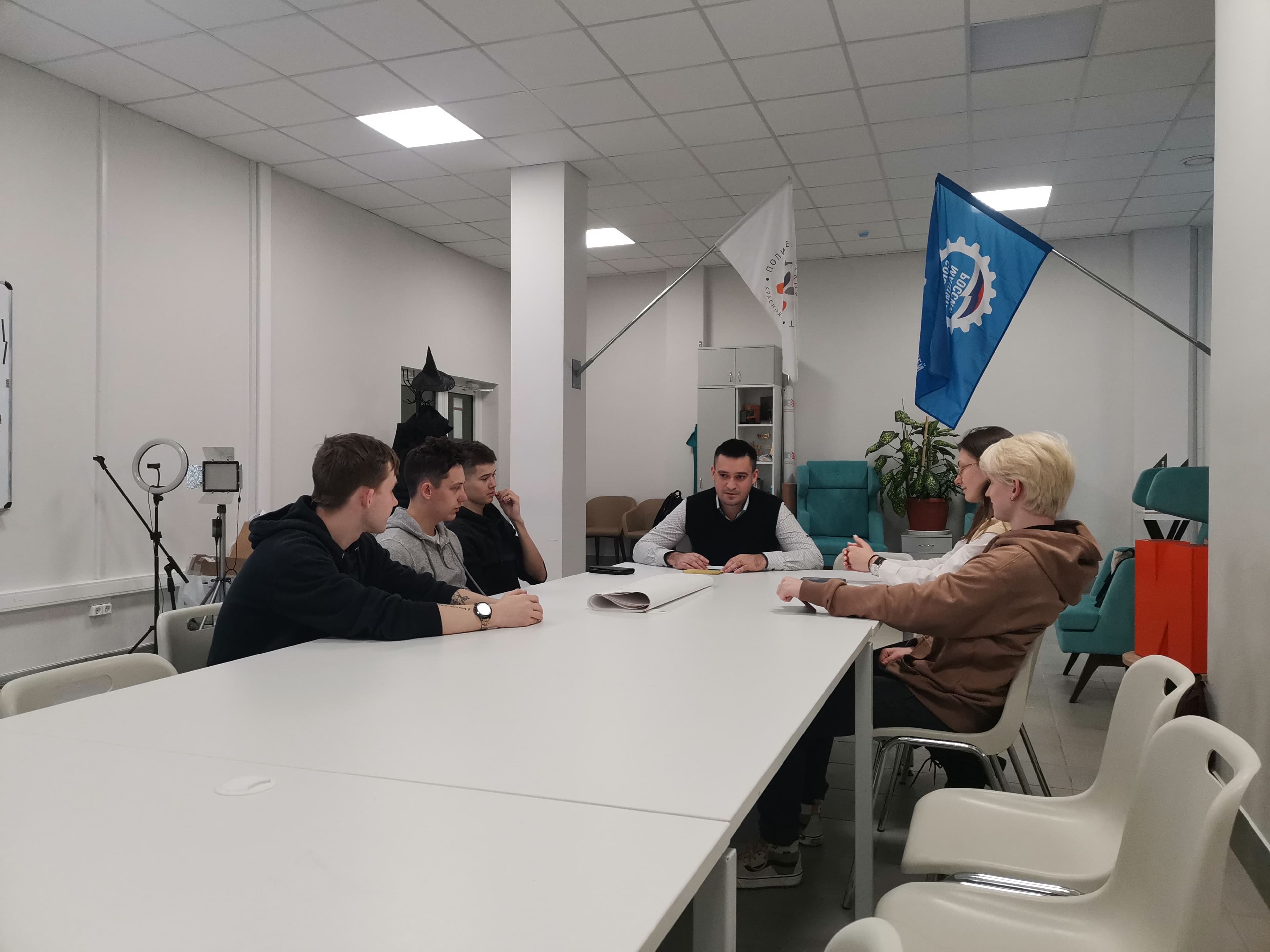 Награждение младших кураторов Политехнического института за отличную работу 23 ноября 2022 года