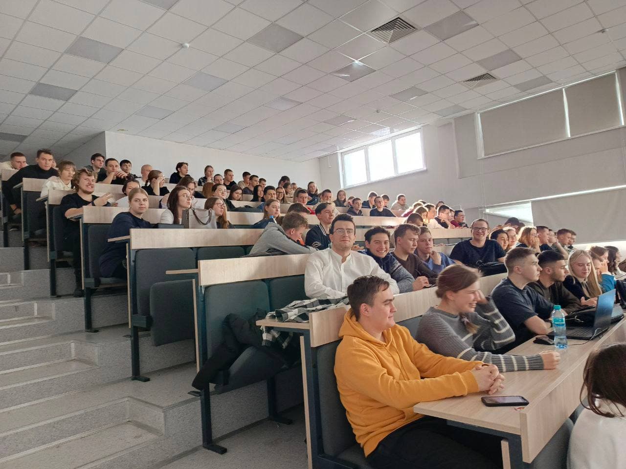 Студенты Политического института узнают о безопасности и взаимодействии с общественностью