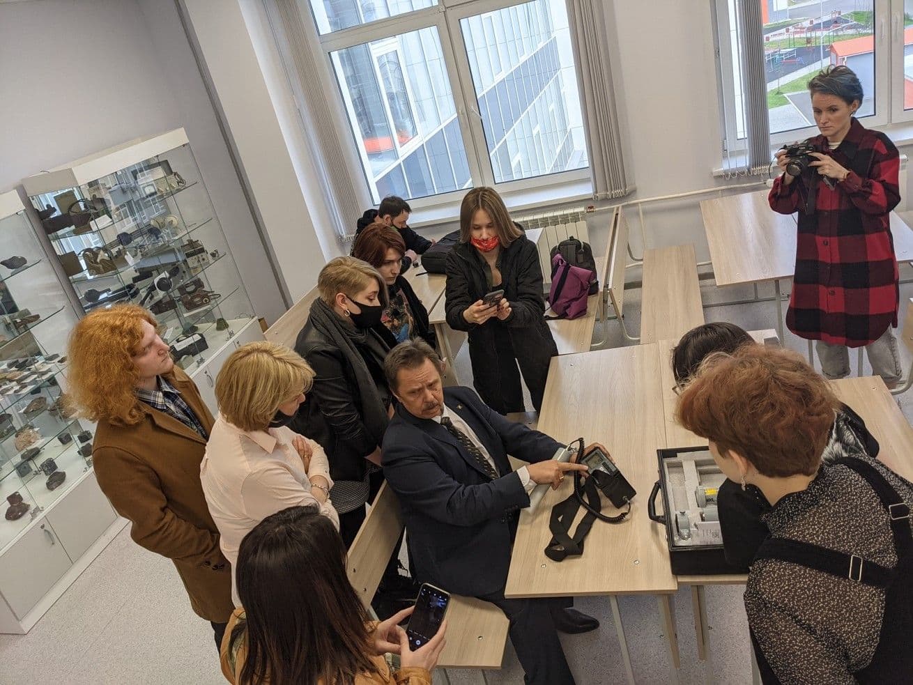 Молодые художники из SCIENCE ART LAB посетили лаборатории политехнического института