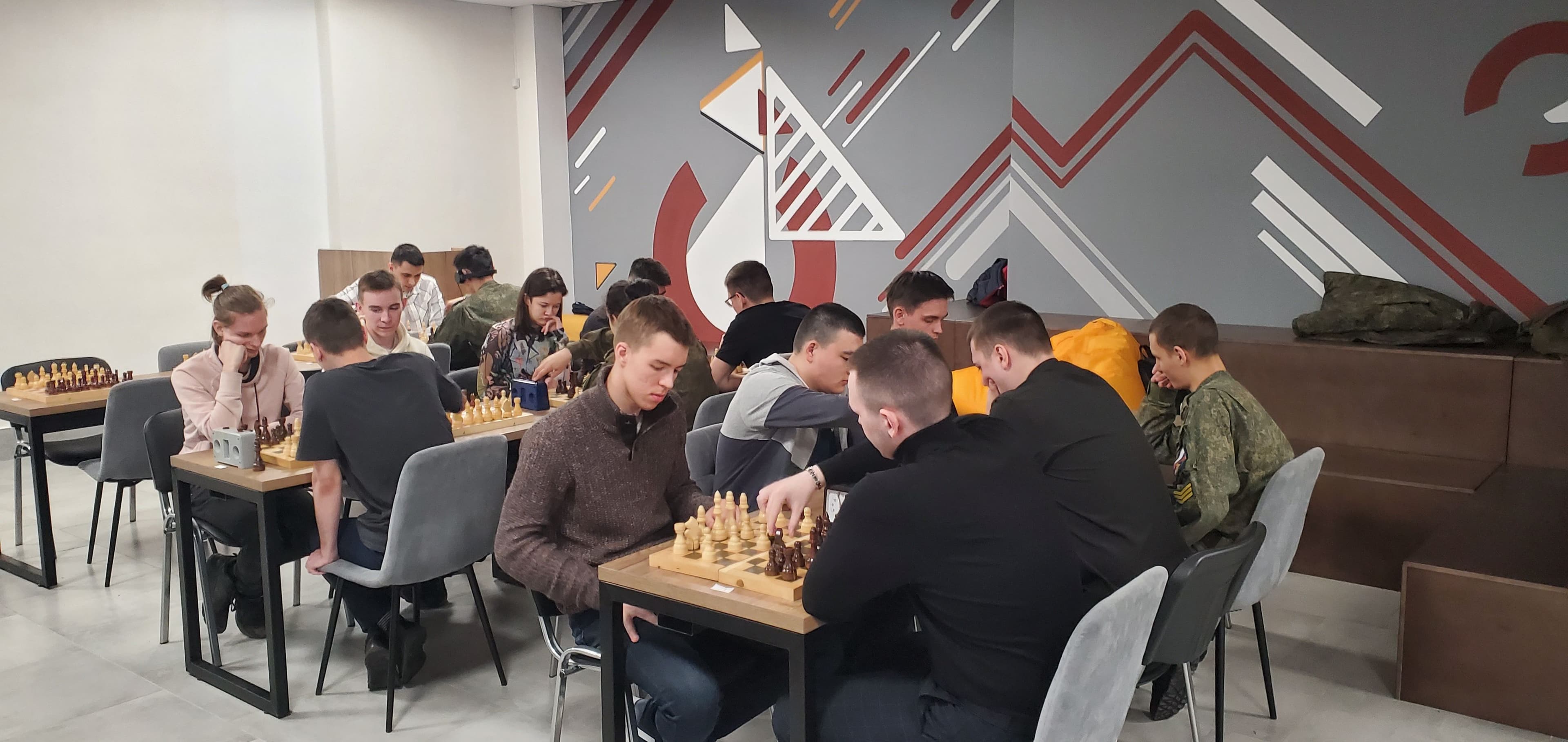 Турниры по шахматам и шахматам вслепую прошли успешно