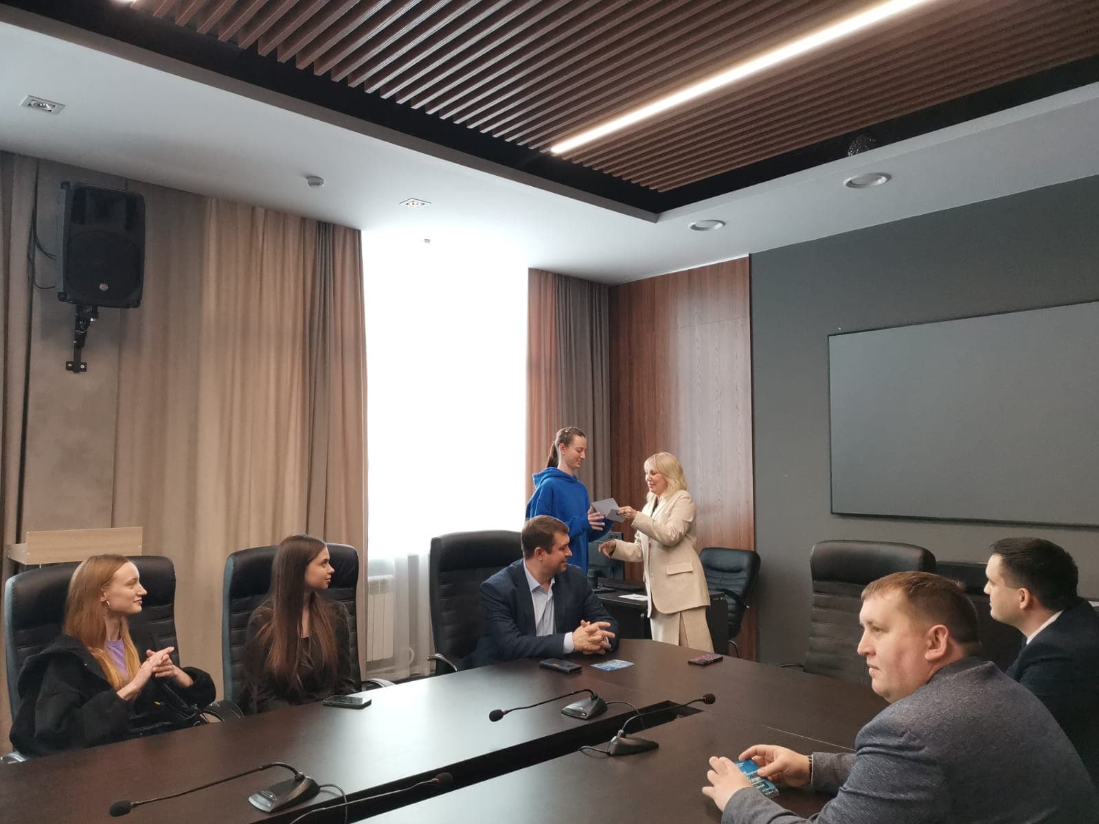 Политехнический институт и Управление Общежитиями наградили студентов 1 курса сертификатами
