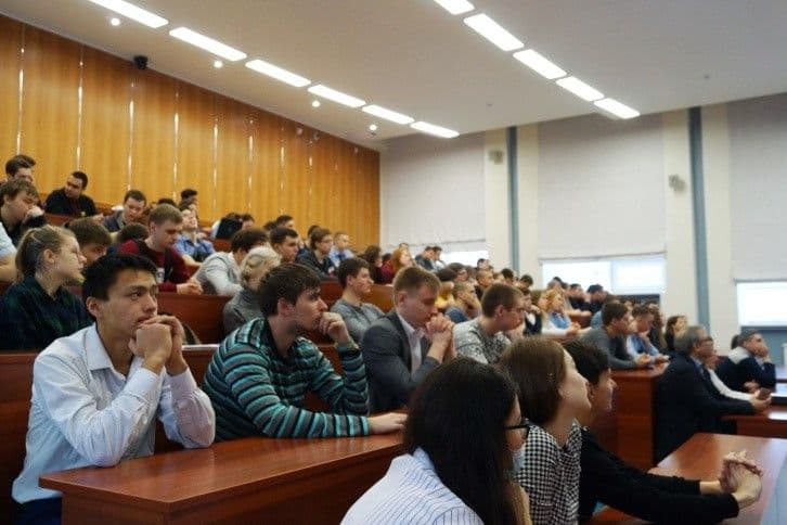 Технический директор Красноярского филиала СГК Сидоров Николай Васильевич поздравил студентов-теплоэ