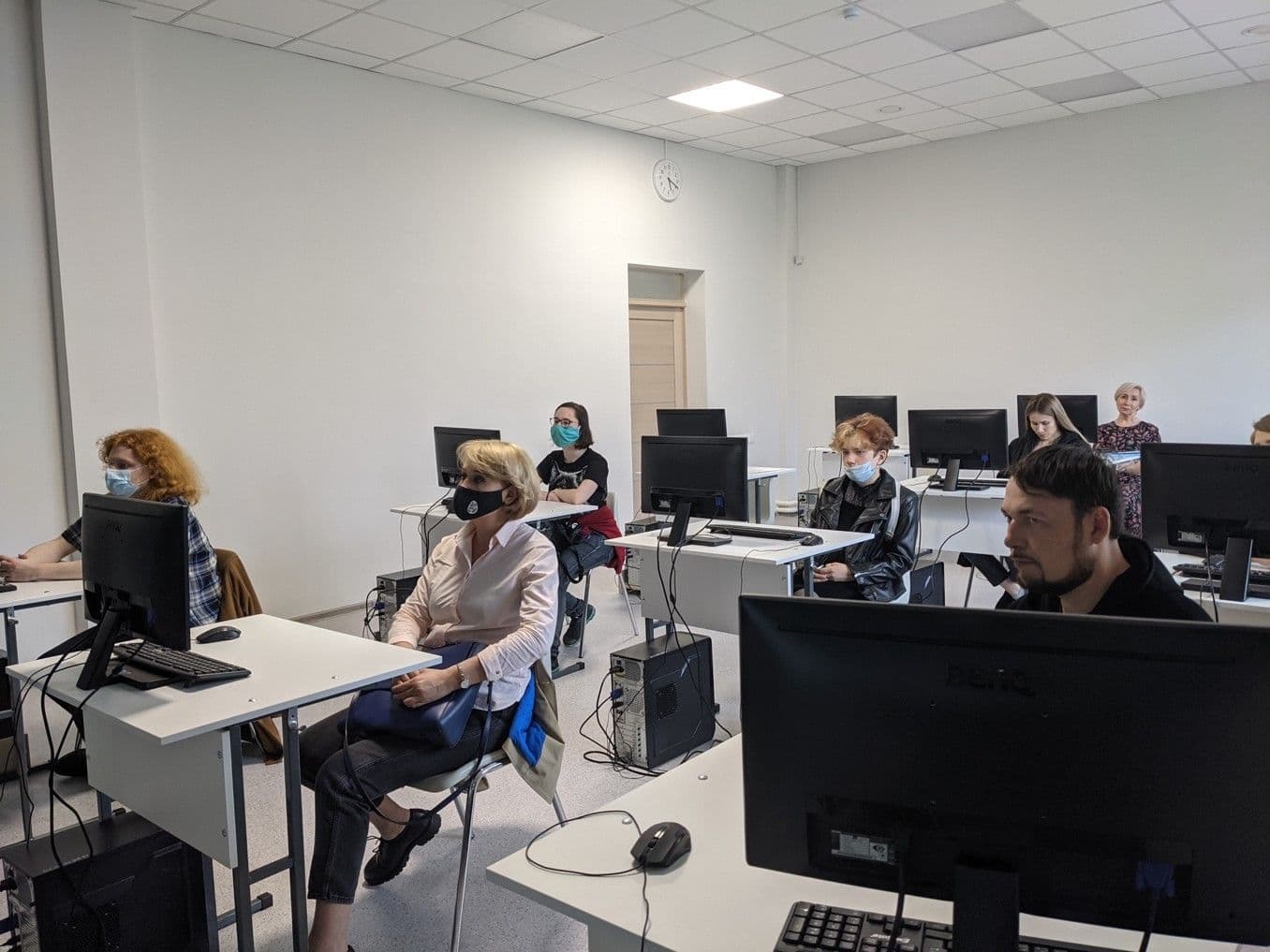 Молодые художники из SCIENCE ART LAB посетили лаборатории политехнического института