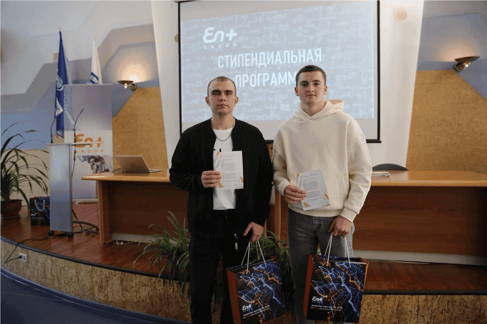 Победитель стипендиальной программы EN+ Group и РУСАЛ награжден на Красноярской ГЭС