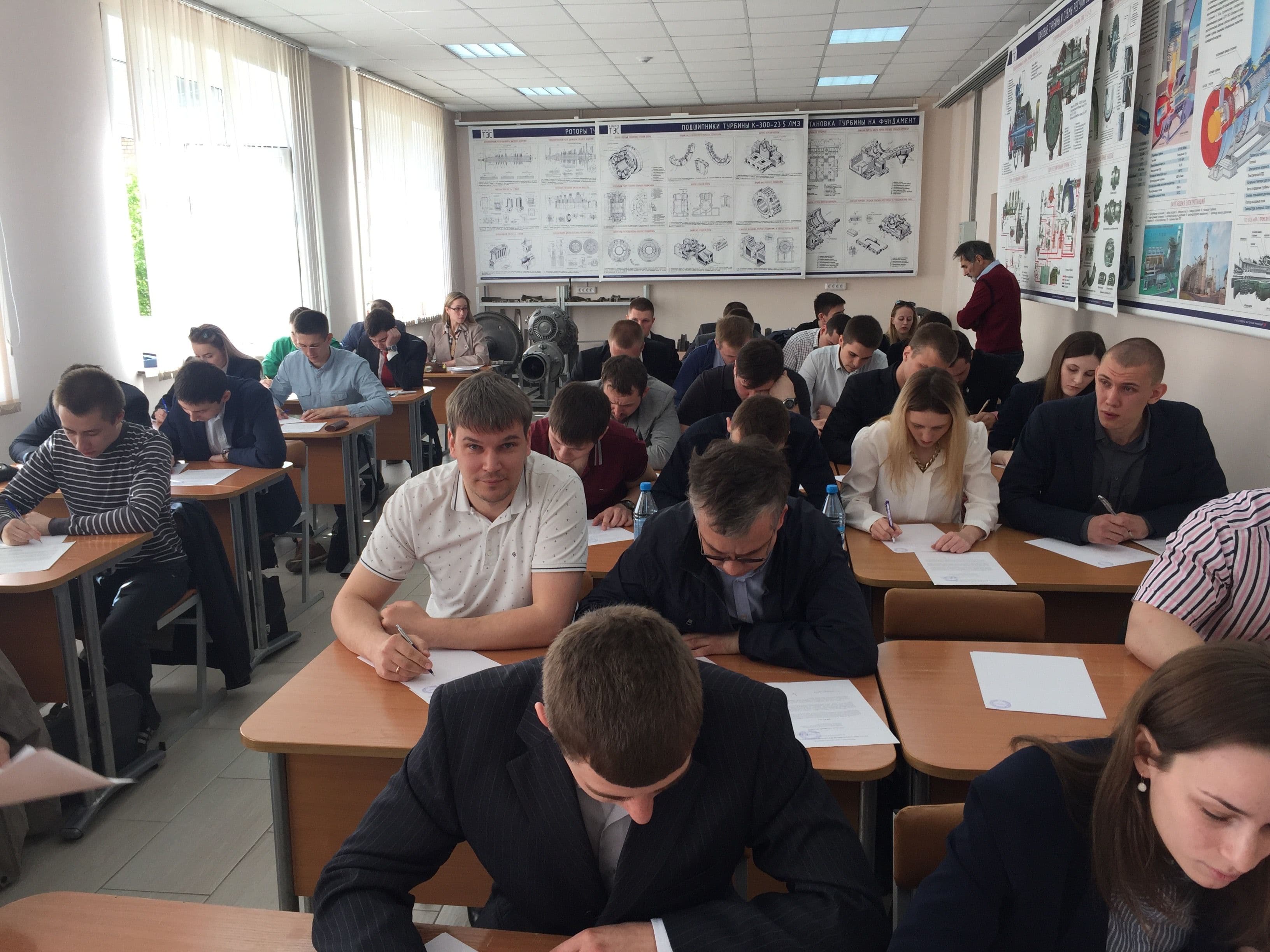 Государственный экзамен позади - защита дипломов впереди!
